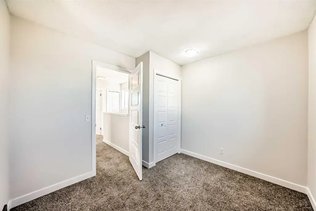 120 Martinview Close NE