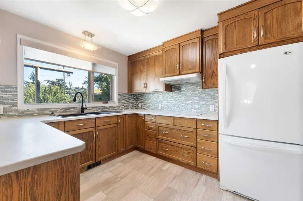 98 Lynnwood Drive SE