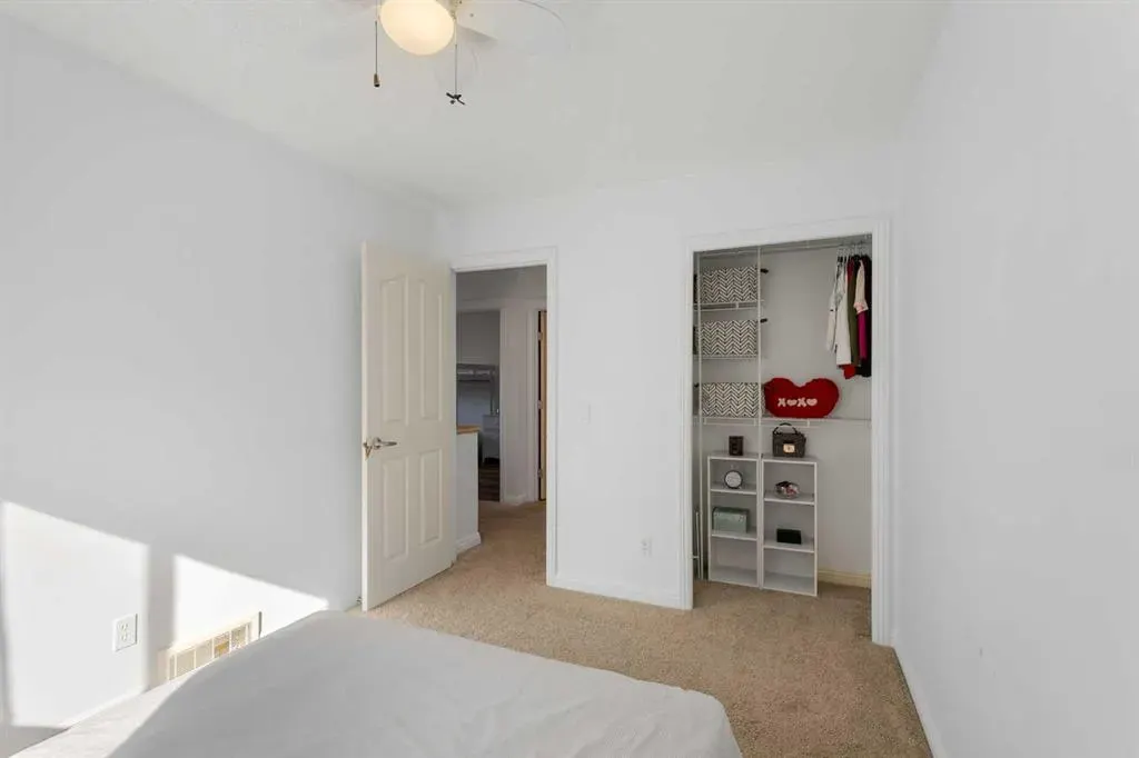 2227 Sagewood Heights SW