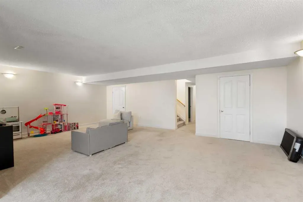 2227 Sagewood Heights SW