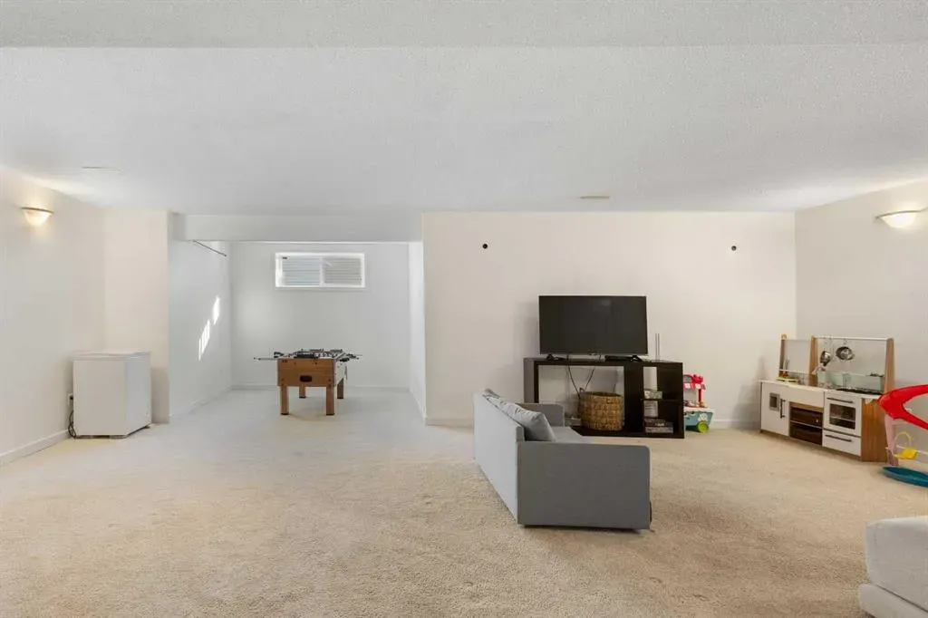 2227 Sagewood Heights SW