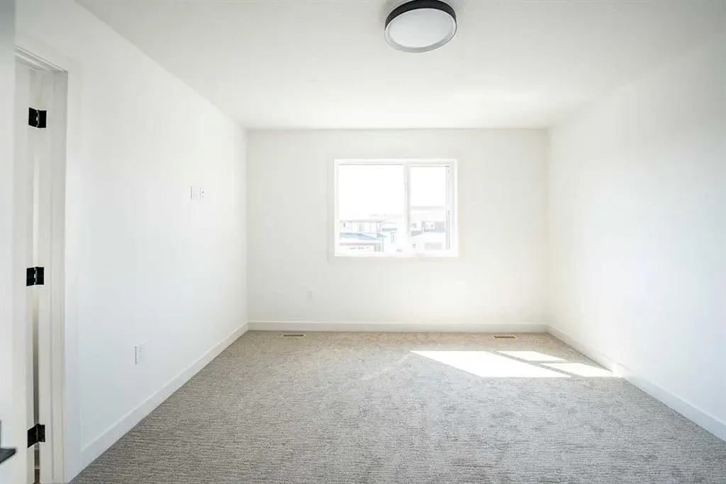 44 Earl Close
