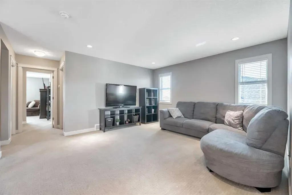 21 Ranchers Crescent