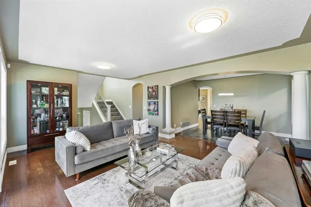 5619 Coach Hill Road SW