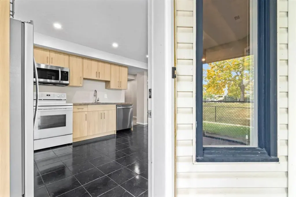 435 Douglas Ridge Mews SE