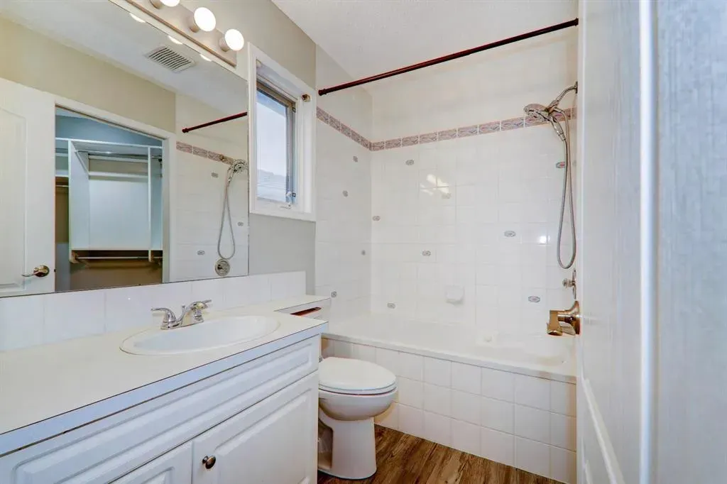 435 Douglas Ridge Mews SE