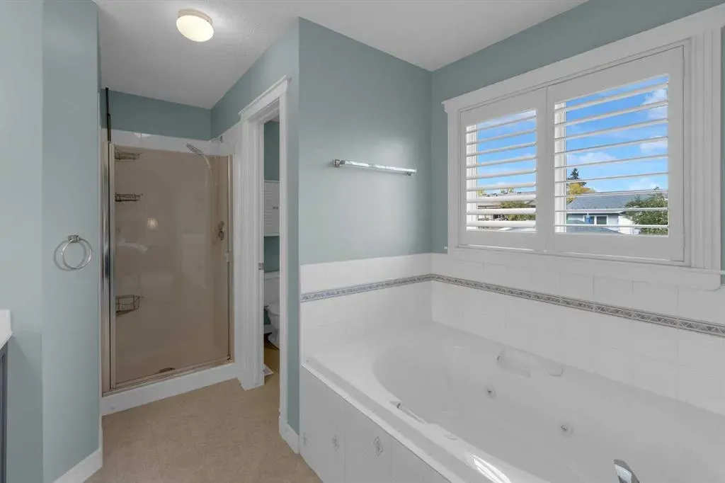 99 Macewan Park Road NW