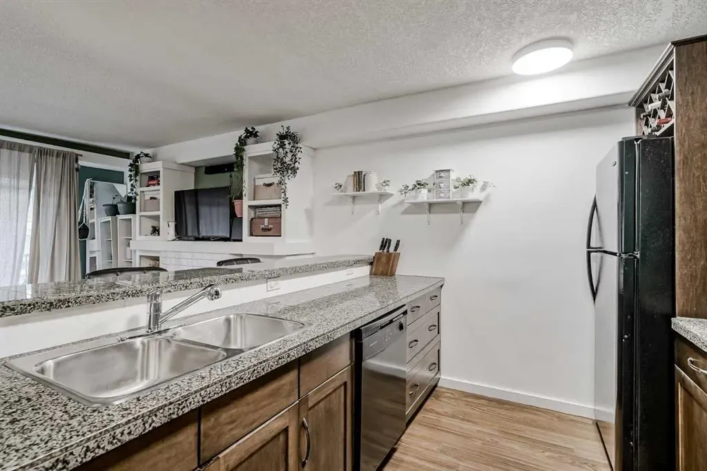 355 5 Avenue NE, #208