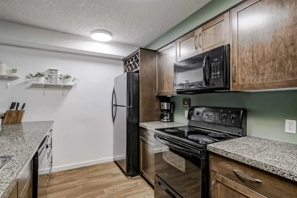 355 5 Avenue NE, #208
