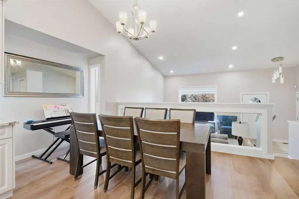 31 Applegrove Crescent SE