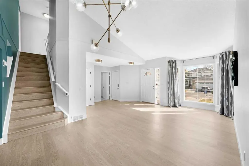 30 Hidden Circle NW