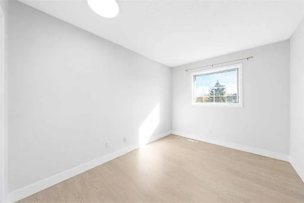 30 Hidden Circle NW