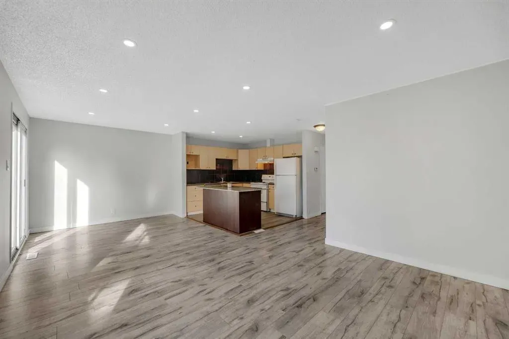 5204 Marbank Drive NE