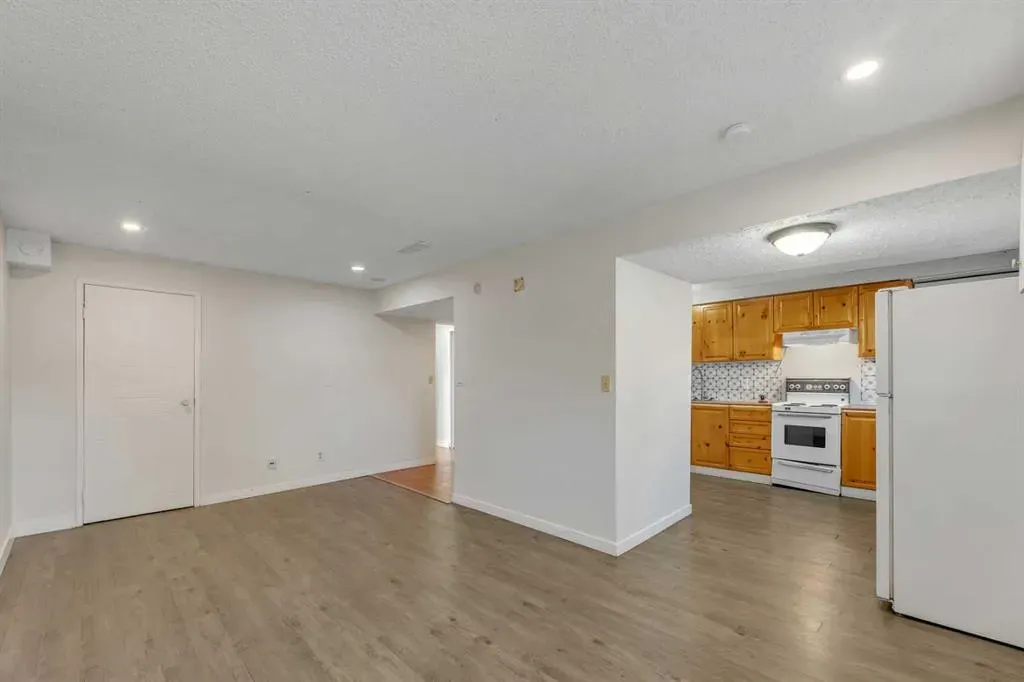 5204 Marbank Drive NE