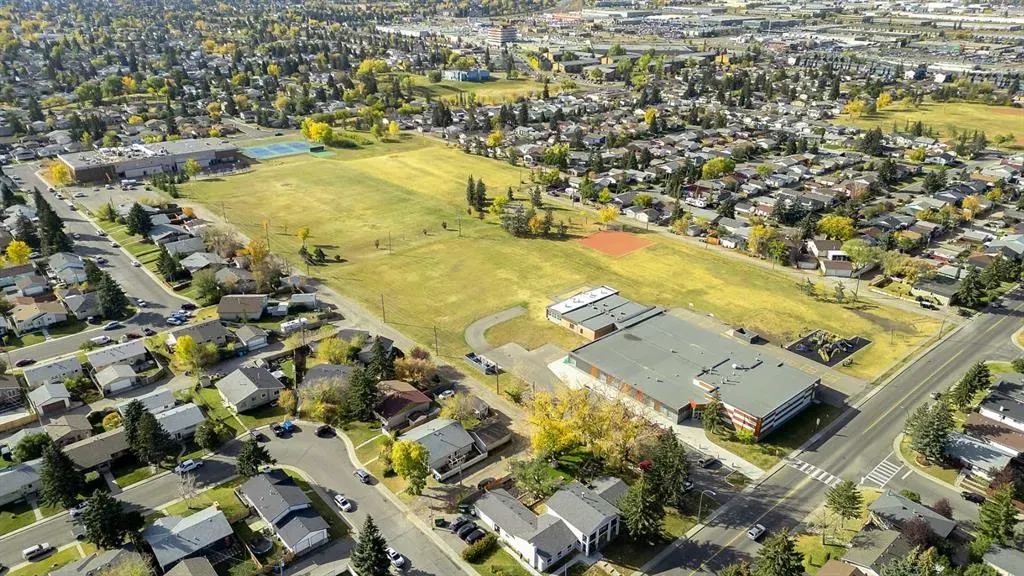 5204 Marbank Drive NE