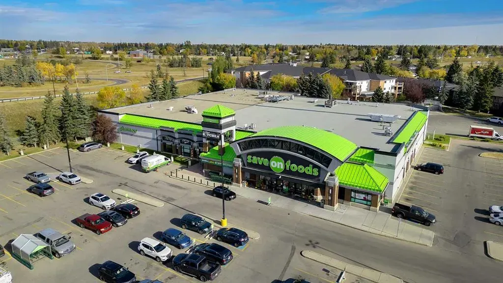 5204 Marbank Drive NE