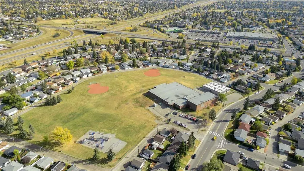 5204 Marbank Drive NE