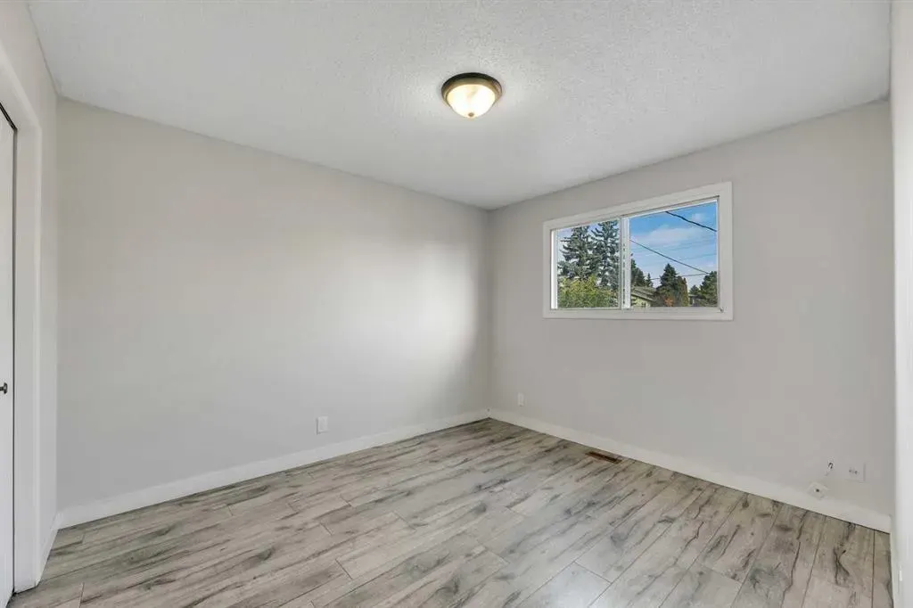 5204 Marbank Drive NE