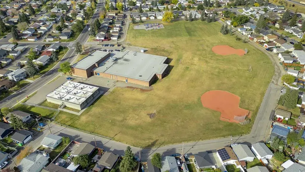 5204 Marbank Drive NE