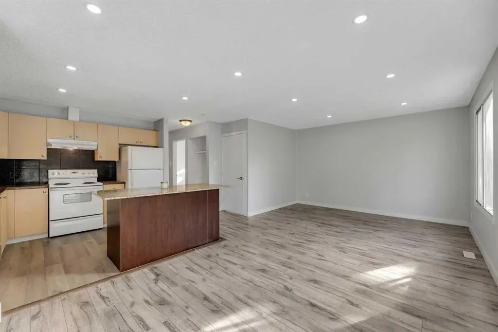 5204 Marbank Drive NE