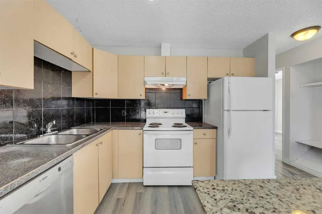 5204 Marbank Drive NE