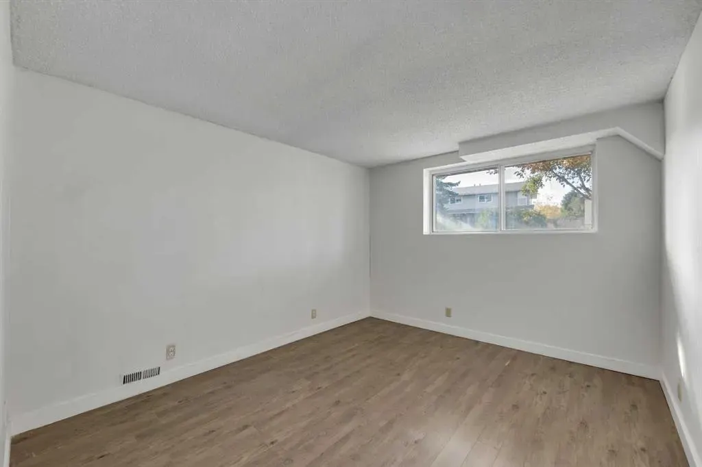 5204 Marbank Drive NE