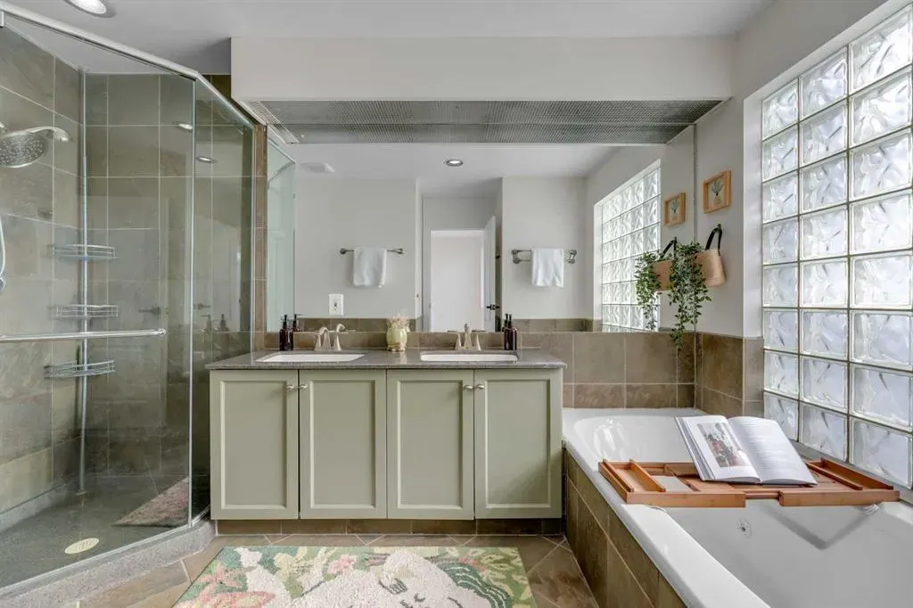 1625 15 Avenue SW, #202