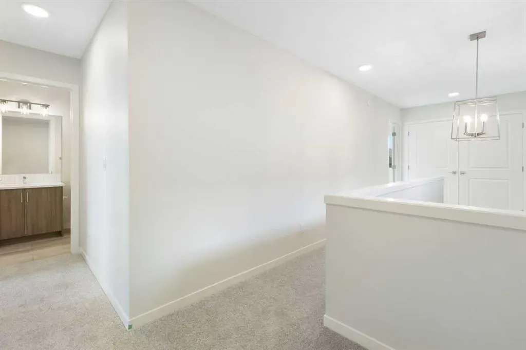 688 Buffaloberry Manor SE