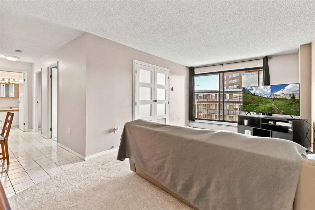 718 12 Avenue SW, #704