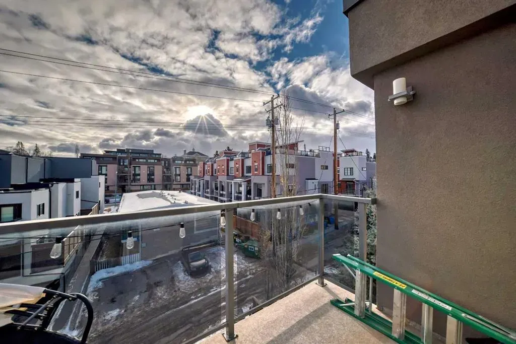 1707 27 Avenue SW, #204