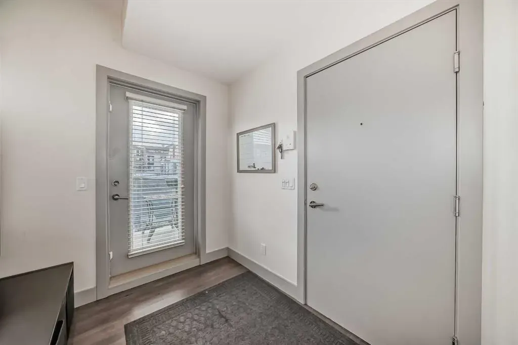 1707 27 Avenue SW, #204