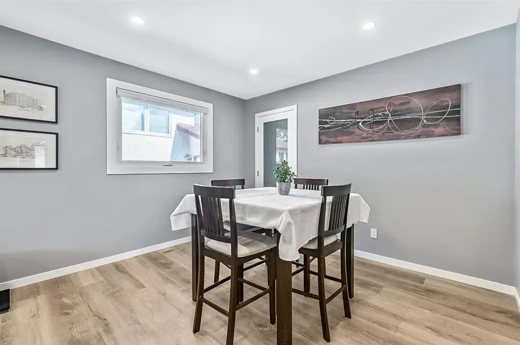 128 Queen Alexandra Close SE