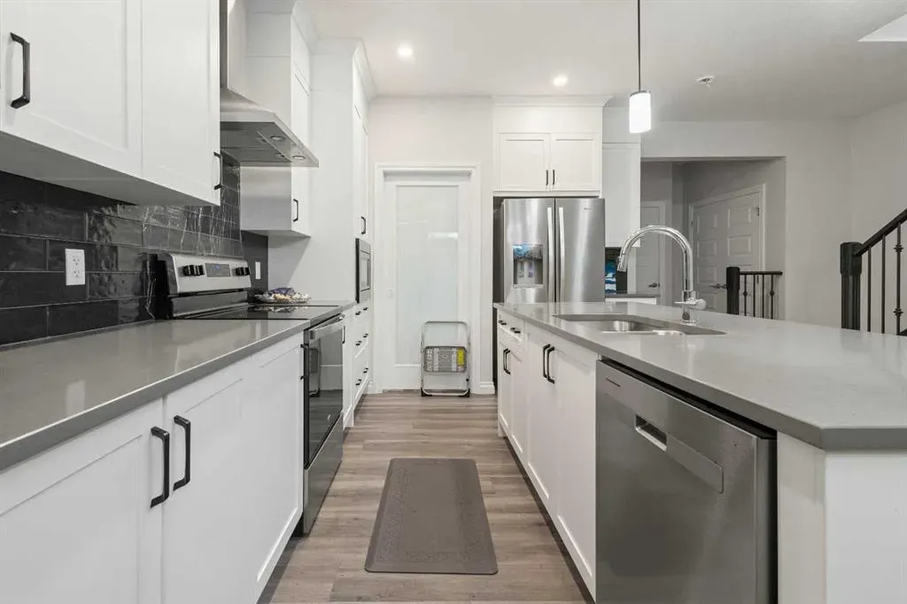 33 Homestead Crescent NE