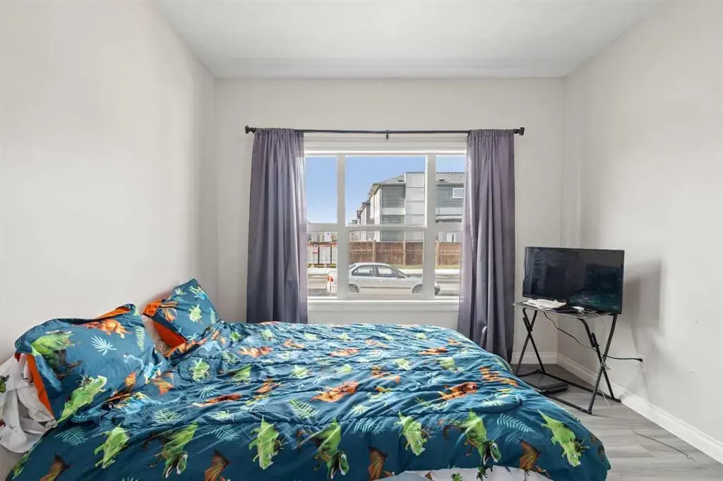 33 Homestead Crescent NE