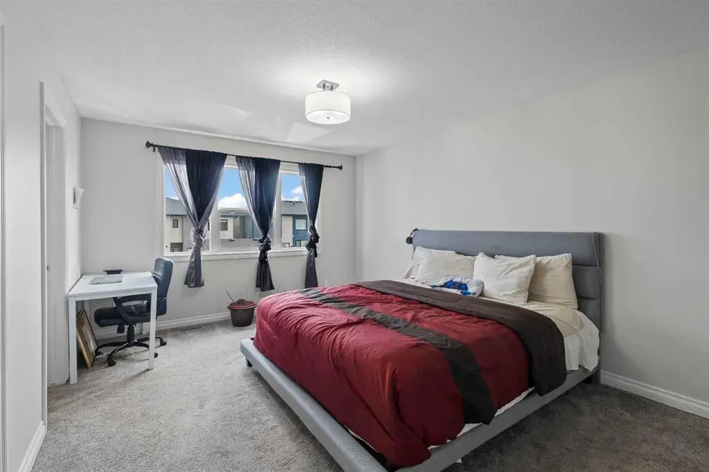 33 Homestead Crescent NE