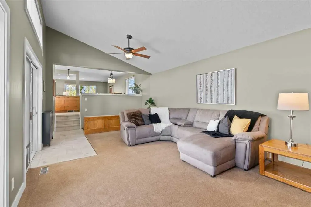 1147 Lake Huron Crescent SE