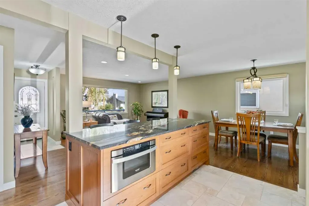 1147 Lake Huron Crescent SE