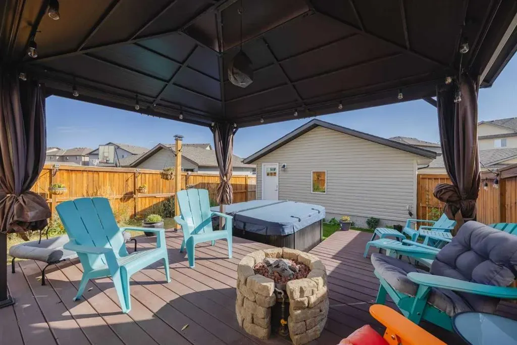 47 Luxstone Point SW