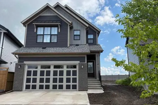 44 Magnolia Crescent SE