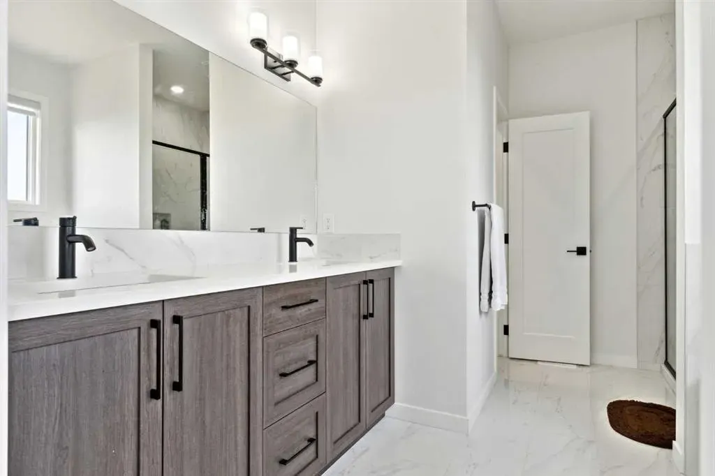 44 Magnolia Crescent SE