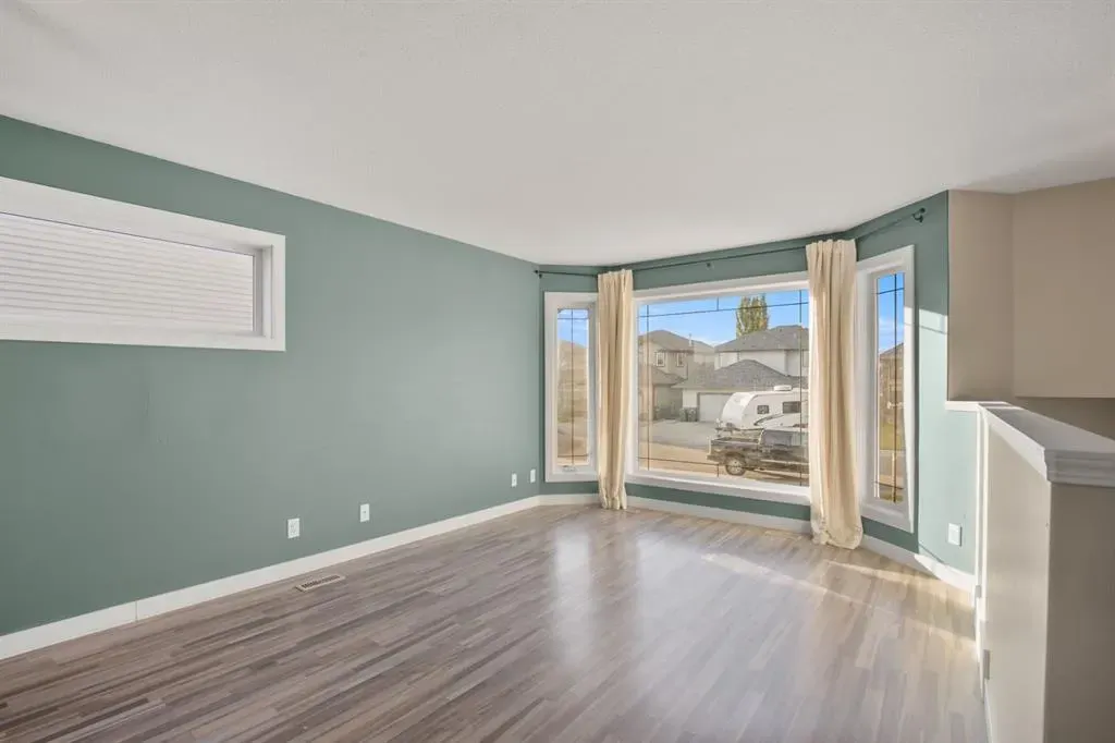 130 Larsen Crescent