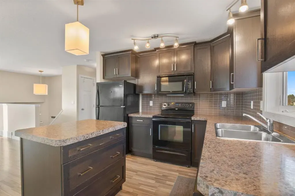 130 Larsen Crescent