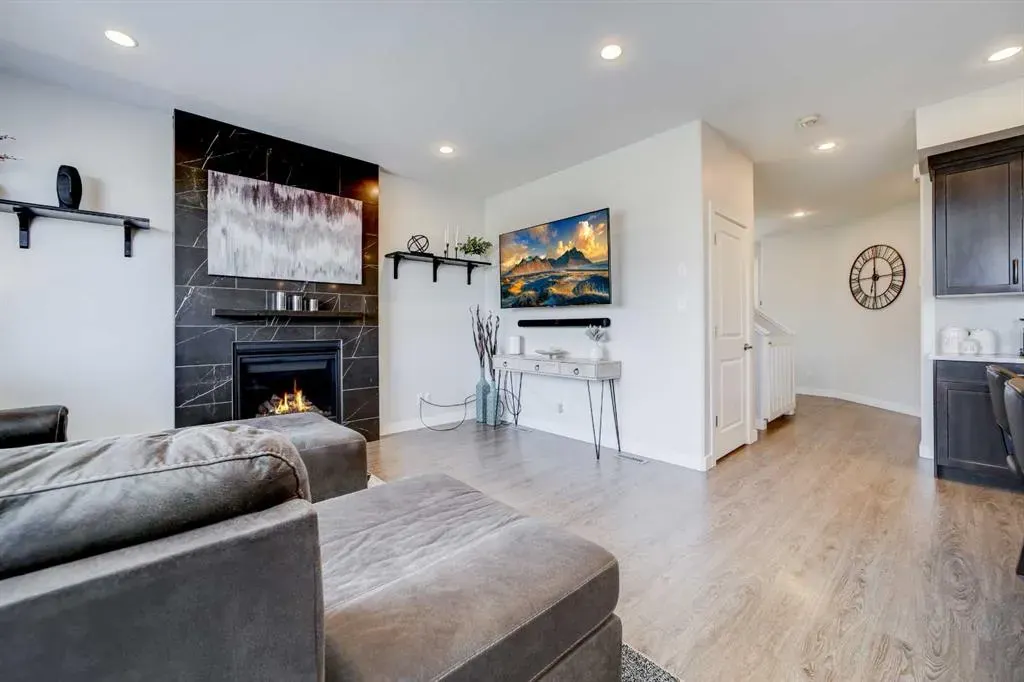 233 Agnes Short Place N