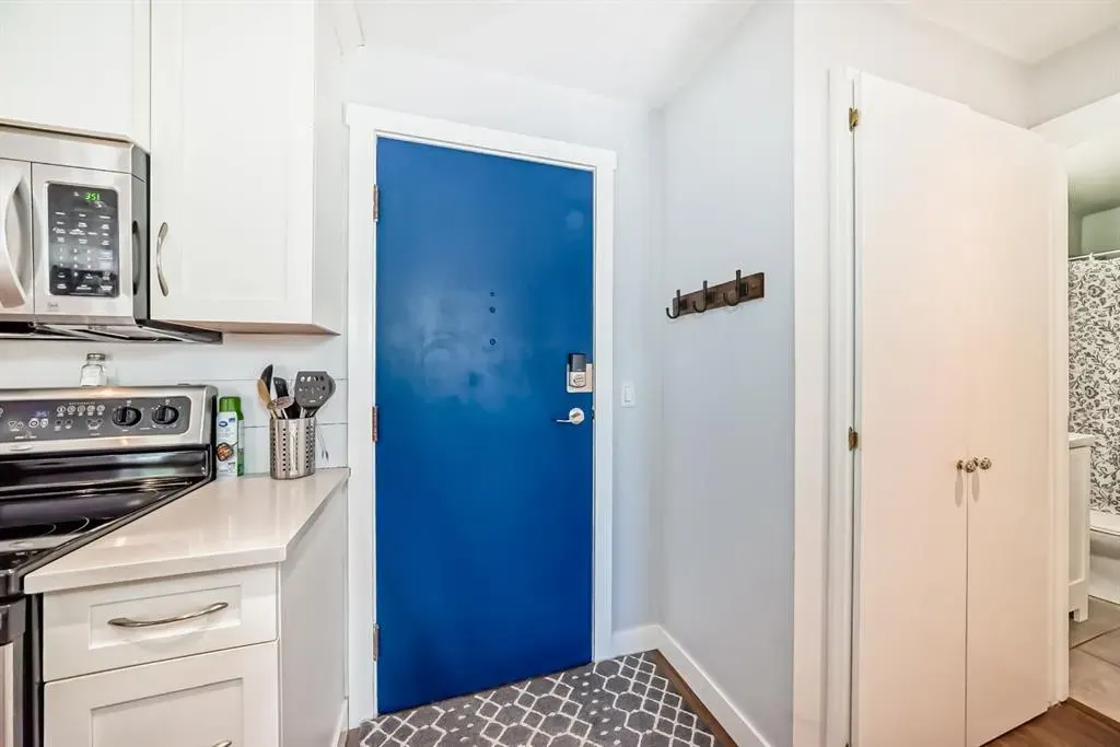 540 18 Avenue SW, #202