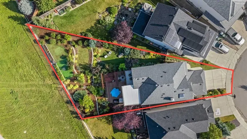 72 Tuscany Ridge Crescent NW
