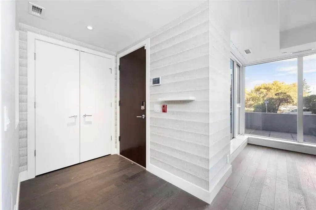 1025 5 Avenue SW, #103