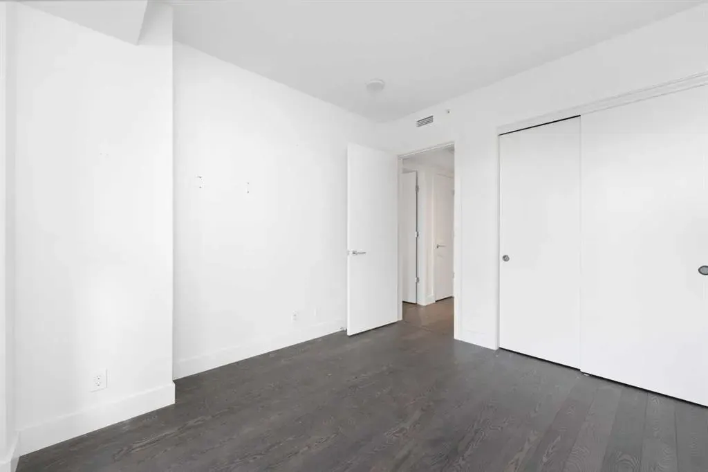 1025 5 Avenue SW, #103