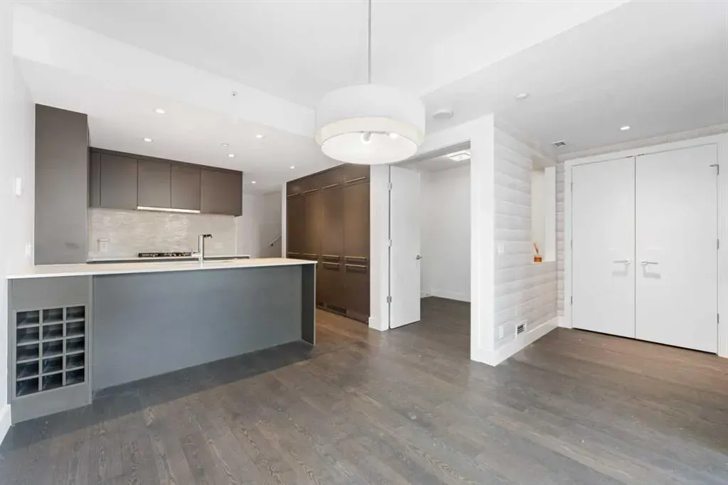 1025 5 Avenue SW, #103