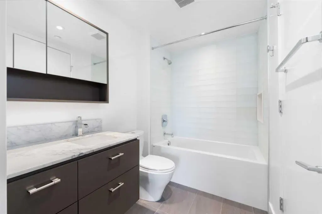 1025 5 Avenue SW, #103