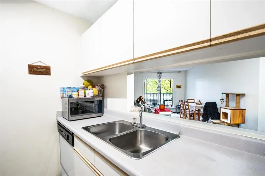 11 Dover Point SE, #209